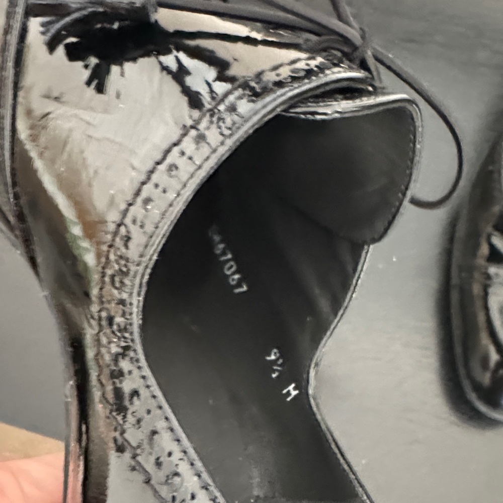 Stuart Weitzman Elegant Black Patent Leather Women's Oxford Heels - Picture 3 of 4